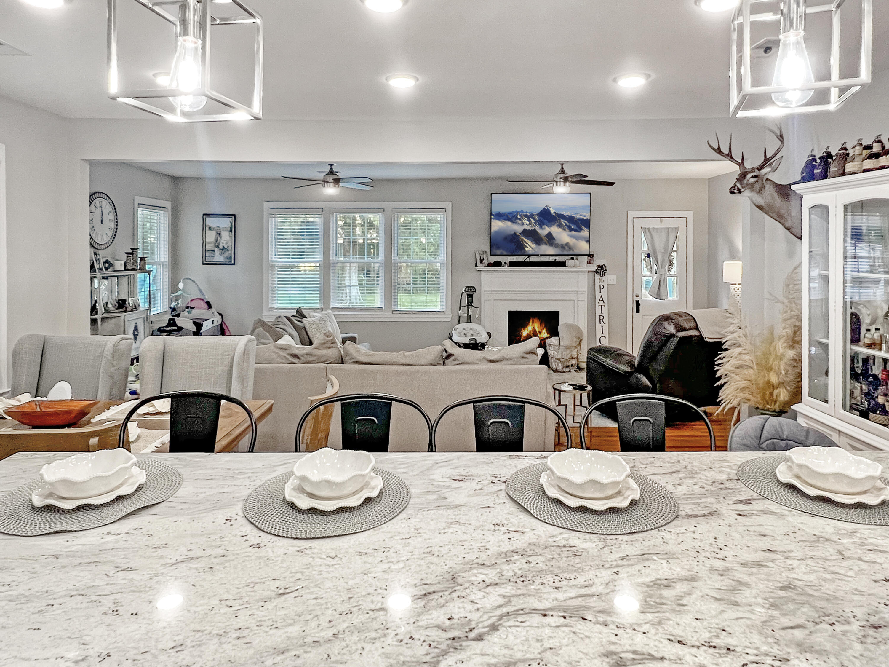 401 Sears Street St. George, SC 29477 - Photo 8 of 31 401bar