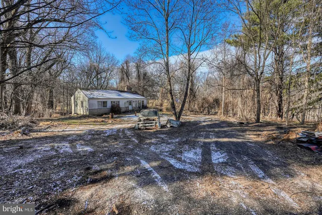 $300,000 | 15830 Kruhm Road, Burtonsville, MD 20866