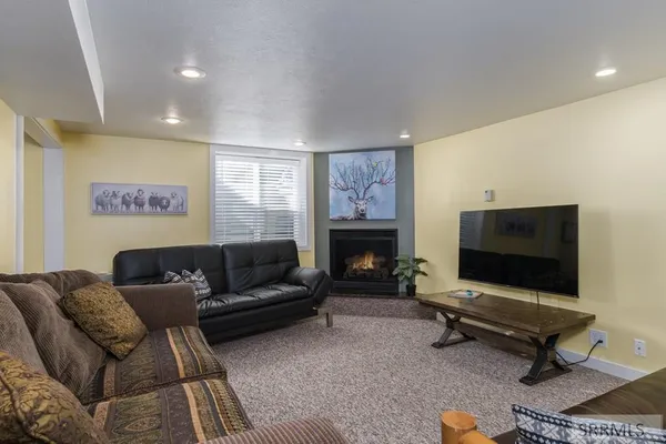 $559,000 | 72 South 3rd West, Lava Hot Springs, ID 83246