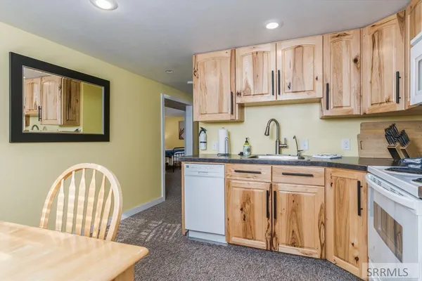 $559,000 | 72 South 3rd West, Lava Hot Springs, ID 83246