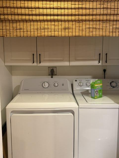 3900 Southeast County Line Road, Unit 24D Tequesta, FL 33469 - Photo 6 of 13 Washer & Dryer