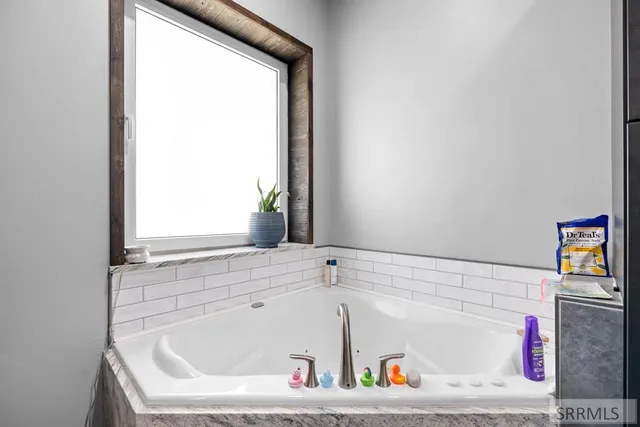 $1,500,000 | 12027 East 101 North, Idaho Falls, ID 83401