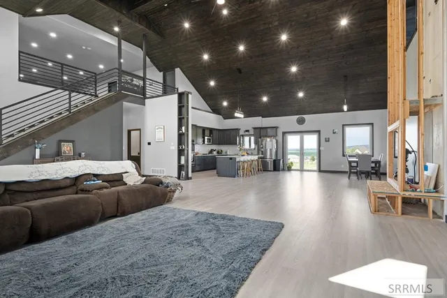 $1,500,000 | 12027 East 101 North, Idaho Falls, ID 83401