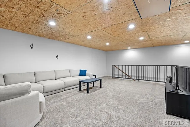 $1,500,000 | 12027 East 101 North, Idaho Falls, ID 83401