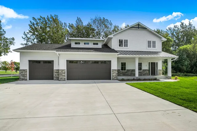 $869,900 | 904 13th Avenue North, Sartell, MN 56377