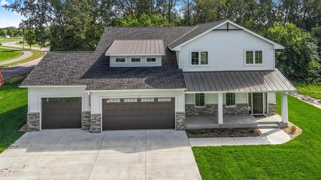 $869,900 | 904 13th Avenue North, Sartell, MN 56377