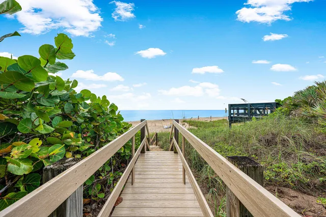 $9,999,000 | 5910 Old Ocean Boulevard, Ocean Ridge, FL 33435