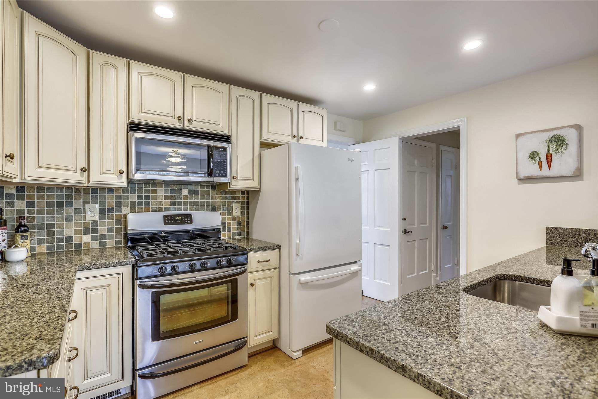 9222 Whitney Street Silver Spring, MD 20901 - Photo 28 of 59 Kitchen