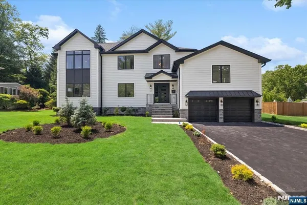 $1,999,999 | 513 Hensler Lane, Oradell, NJ 07649