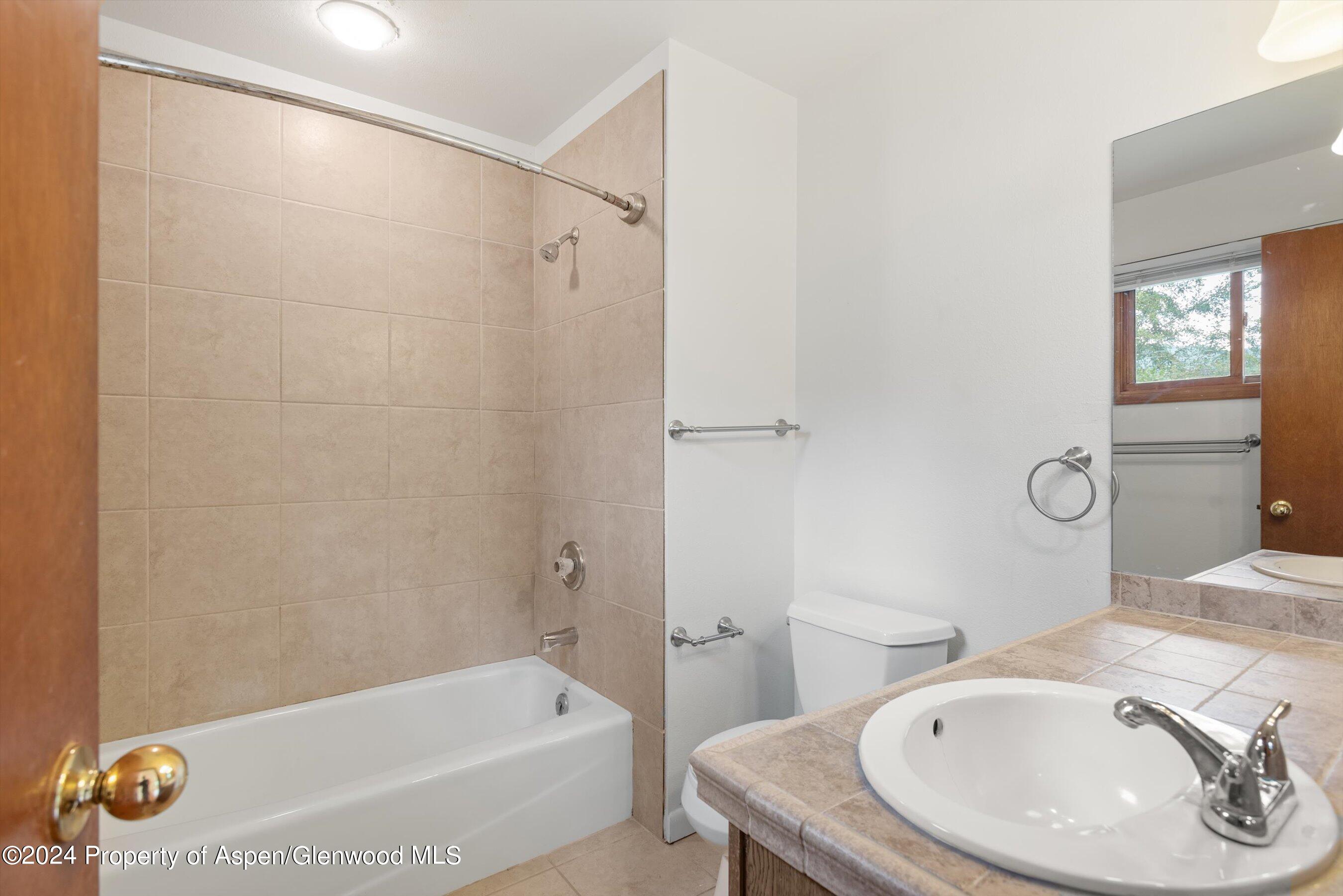 366 Rabbit Road Carbondale, CO 81623 - Photo 14 of 26 primary bath