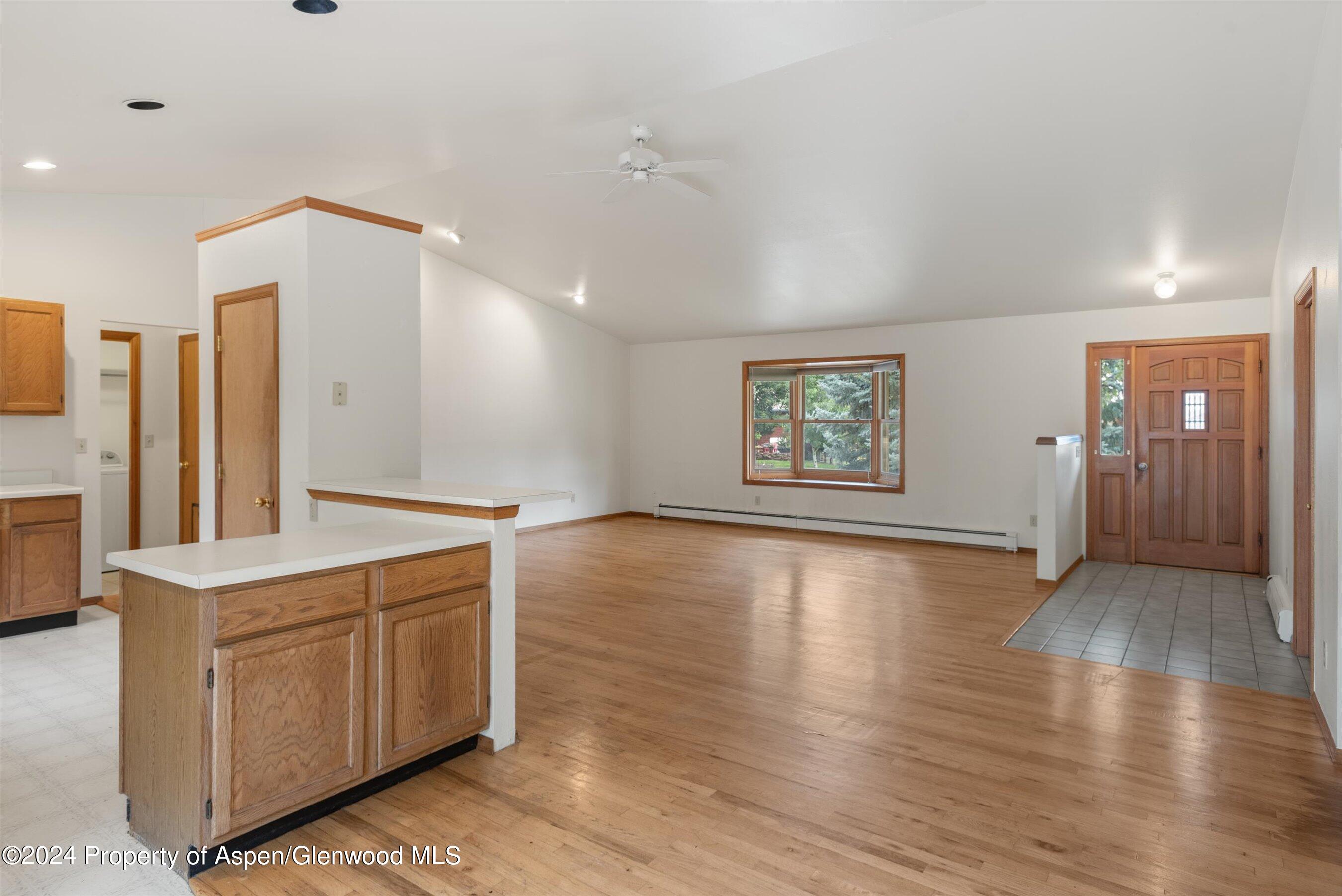 366 Rabbit Road Carbondale, CO 81623 - Photo 6 of 26 living room