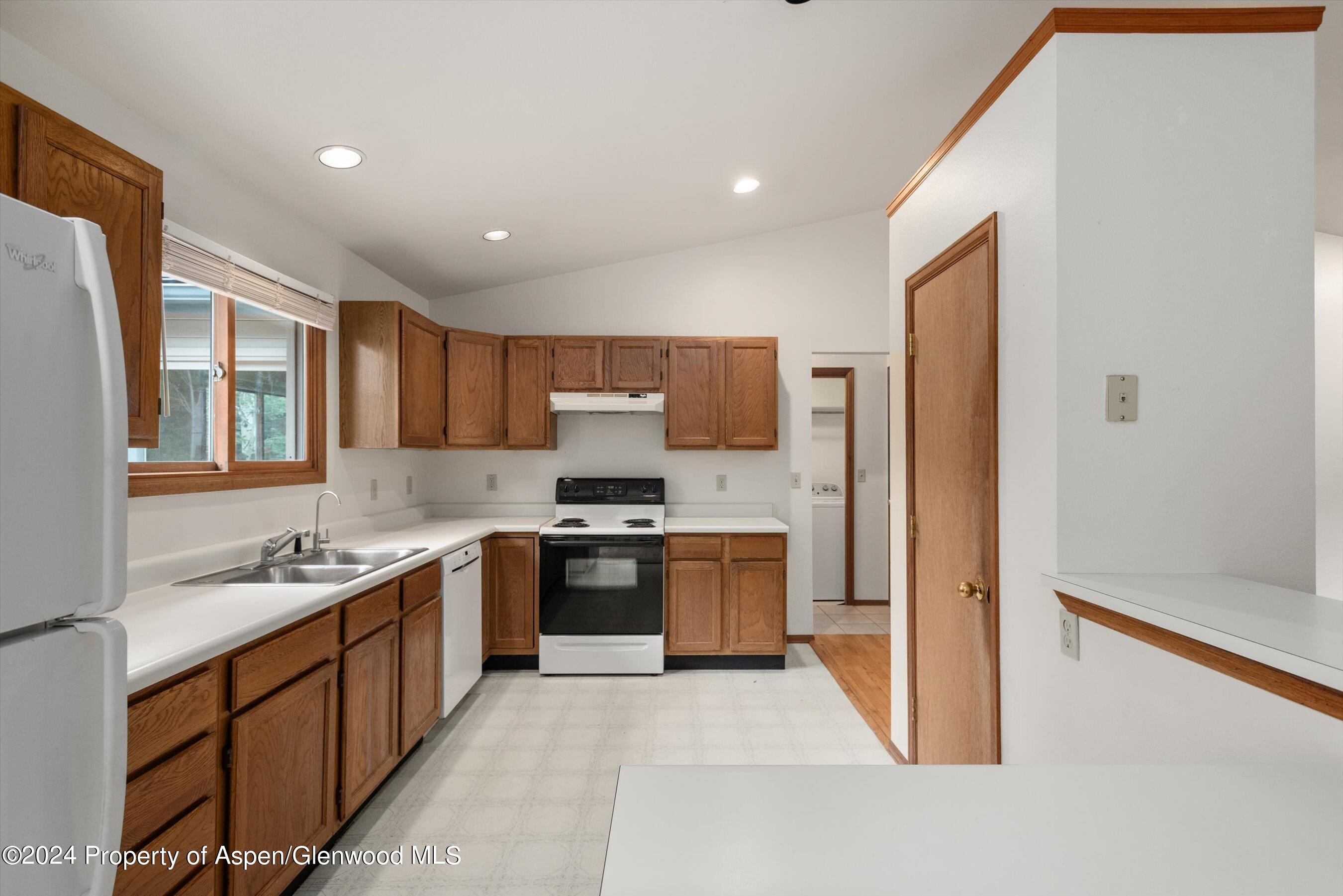 366 Rabbit Road Carbondale, CO 81623 - Photo 8 of 26 open kitchen