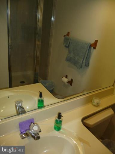 12120 Apache Tears Circle Laurel, MD 20708 - Photo 30 of 30 a bathroom with a tub