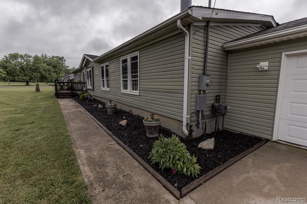 7280 North Bray Road Mount Morris, MI 48458 - Photo 3 of 39