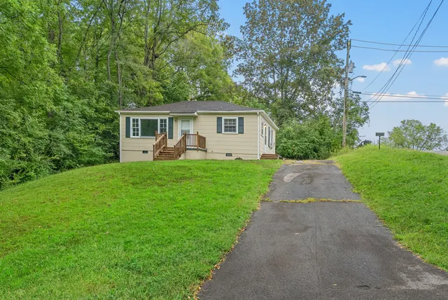 $995 | 443 Gary Hills Drive, Clarksville, TN 37043