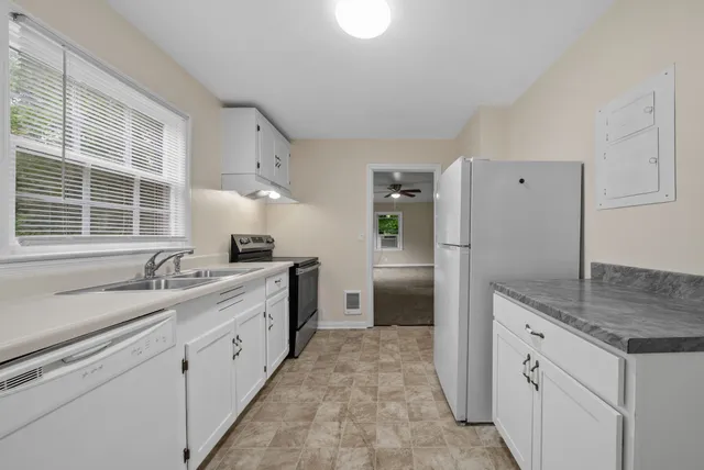 $995 | 443 Gary Hills Drive, Clarksville, TN 37043