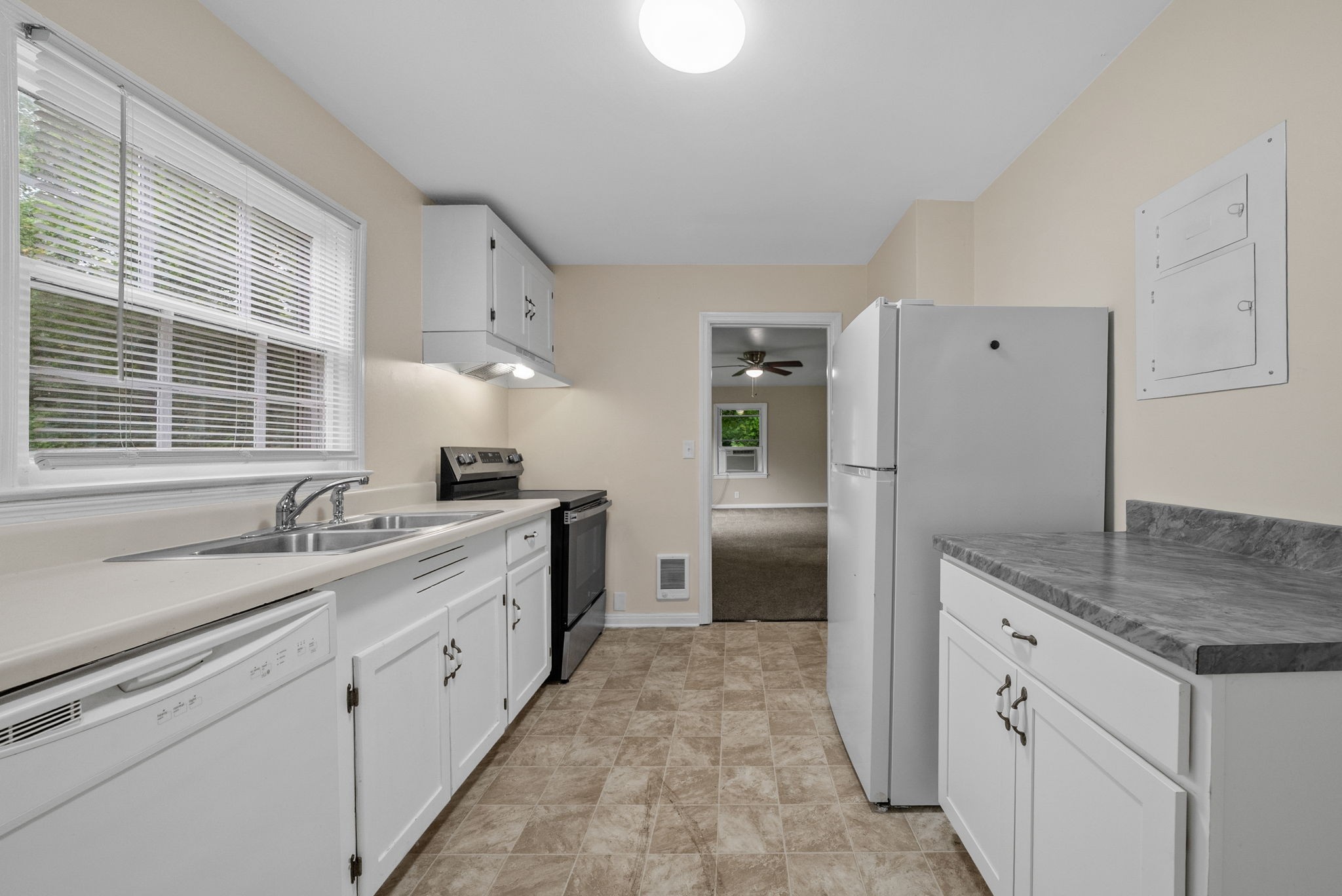 443 Gary Hills Drive Clarksville, TN 37043 - Photo 13 of 24