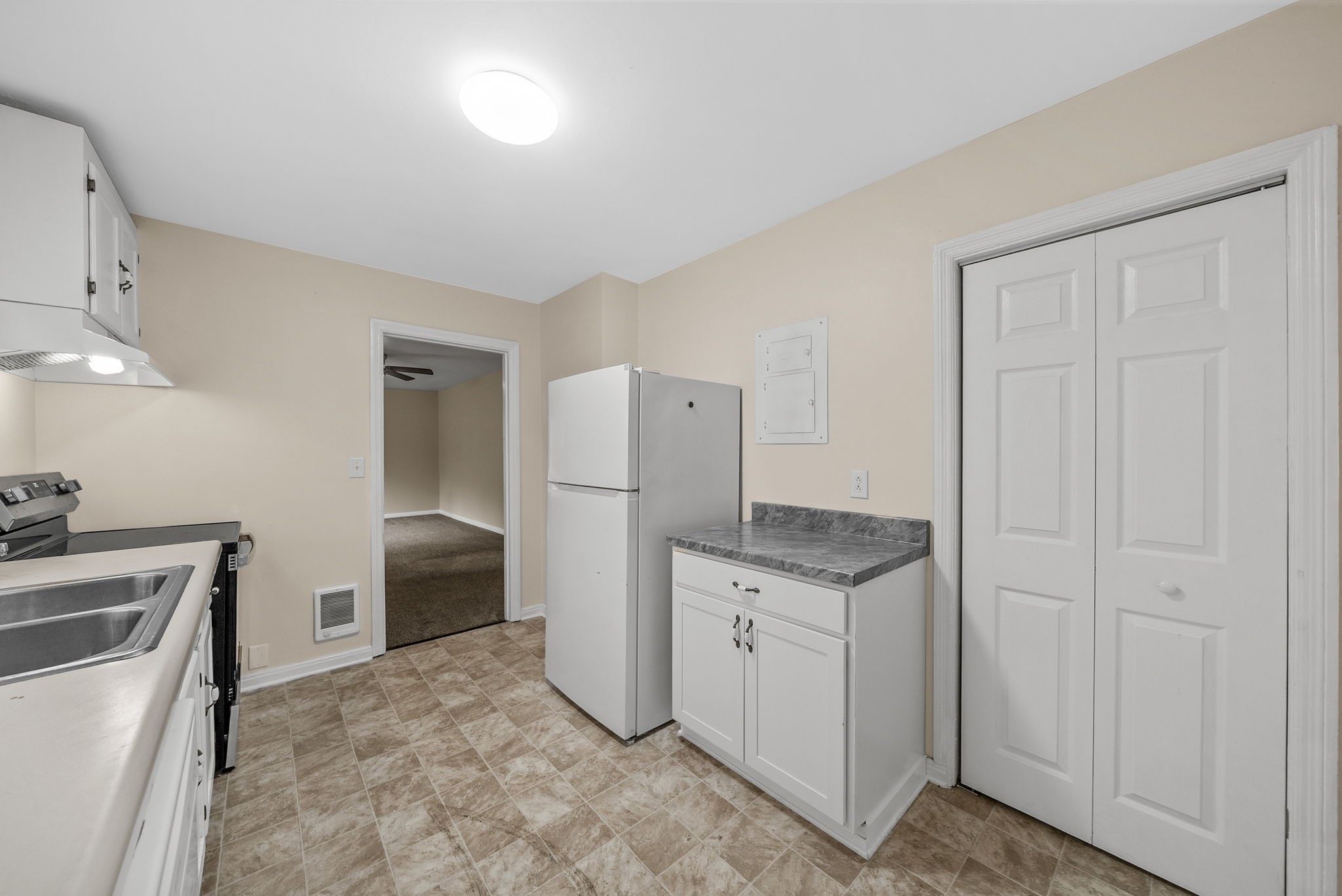 443 Gary Hills Drive Clarksville, TN 37043 - Photo 15 of 24