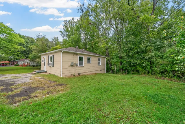 $995 | 443 Gary Hills Drive, Clarksville, TN 37043