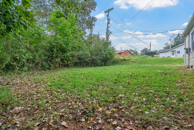 $995 | 443 Gary Hills Drive, Clarksville, TN 37043