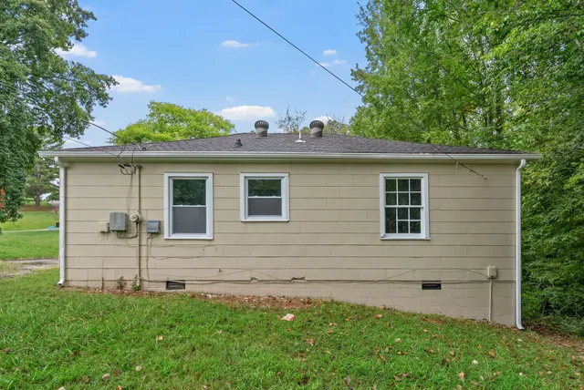 $995 | 443 Gary Hills Drive, Clarksville, TN 37043