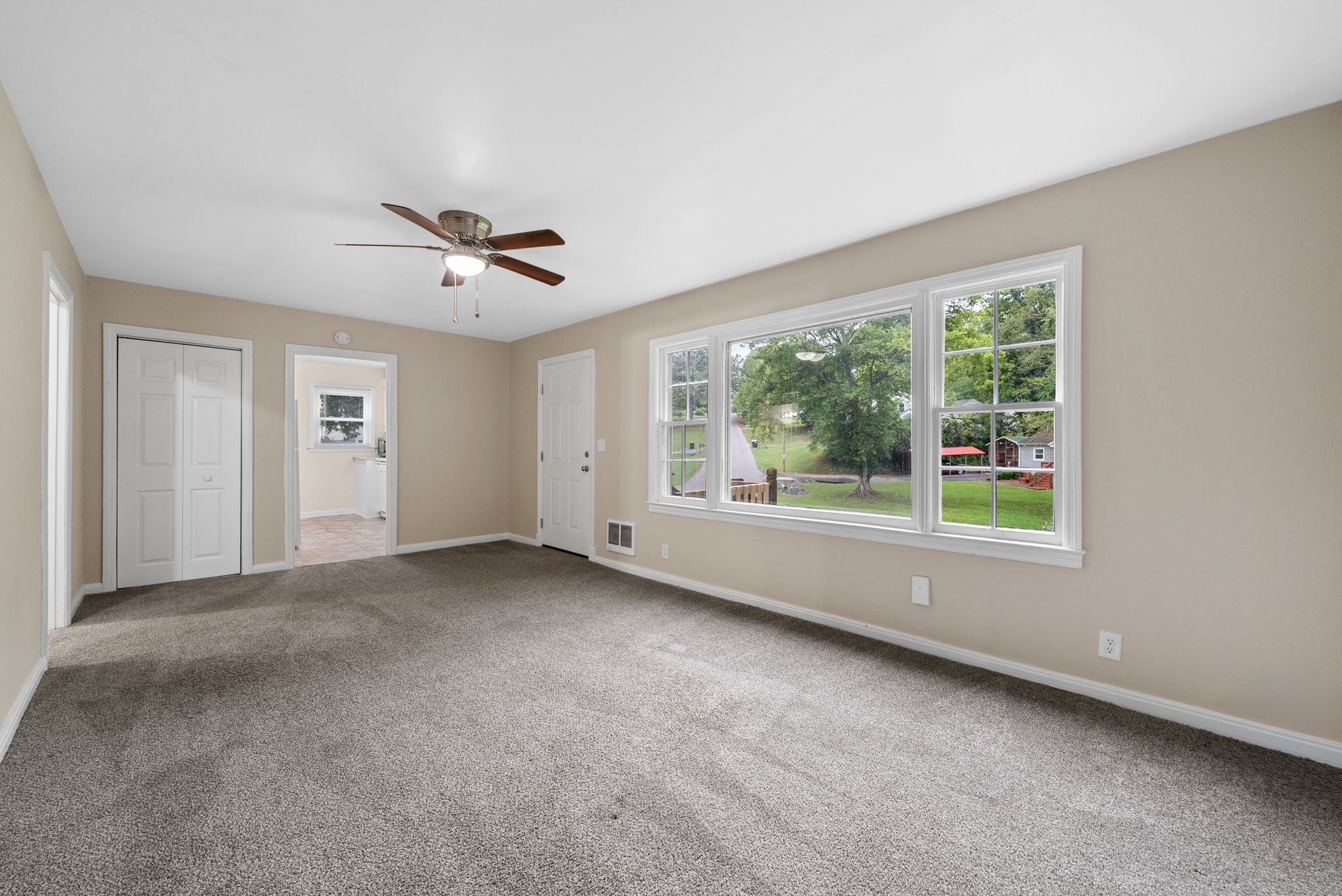 443 Gary Hills Drive Clarksville, TN 37043 - Photo 10 of 24