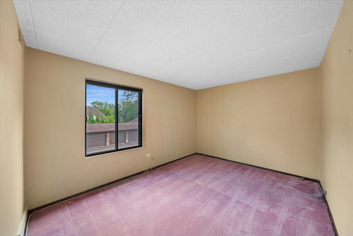 525 Cumnor Road, Unit 204 Westmont, IL 60559 - Photo 16 of 19