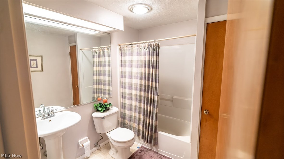 8208 Springview Road Northfield, OH 44067 - Photo 17 of 26 Gallery Image 17