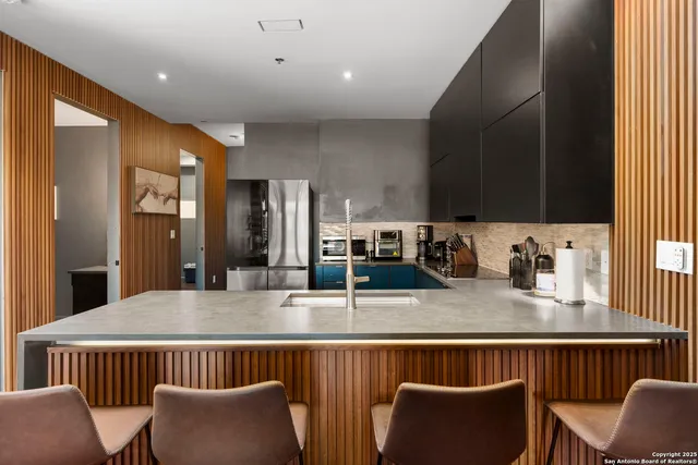 $450,000 | 17902 La Cantera Parkway, Unit 411, San Antonio, TX 78257