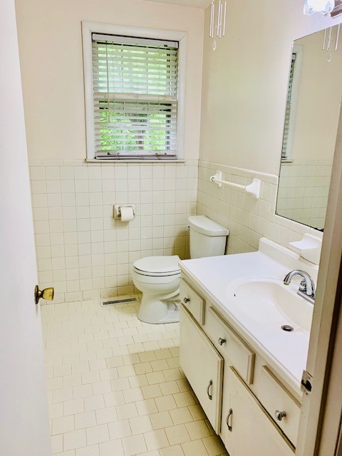 2502 Hickory Drive Springfield, TN 37172 - Photo 10 of 12
