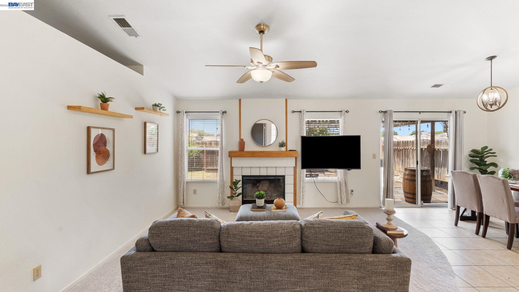 1571 Spring Court Tracy, CA 95376 - Photo 3 of 33