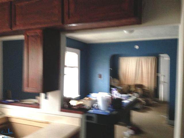 8032 Jackson Warren, MI 48089 - Photo 10 of 16 31163305-9.JPG