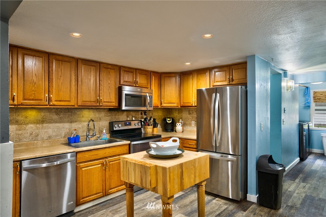 3038 Taylor Road Oak Harbor, WA 98277 - Photo 9 of 34 Gallery Image 9