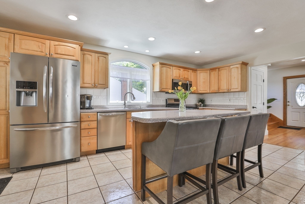 16 Endicott Street Saugus, MA 01906 - Photo 10 of 42