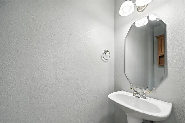 $430,000 | 6659 Meadow Ridge Circle, Nevada, TX 75173