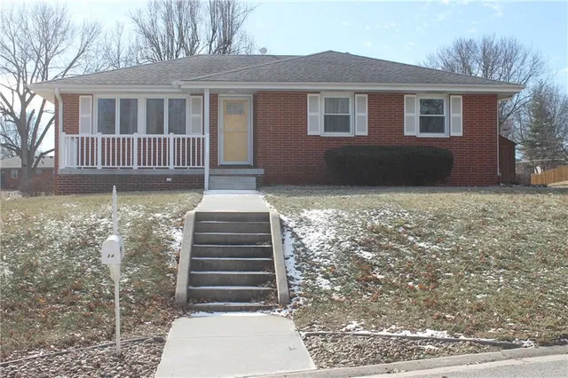 $289,000 | 34 Caribou Circle, St. Joseph, MO 64506
