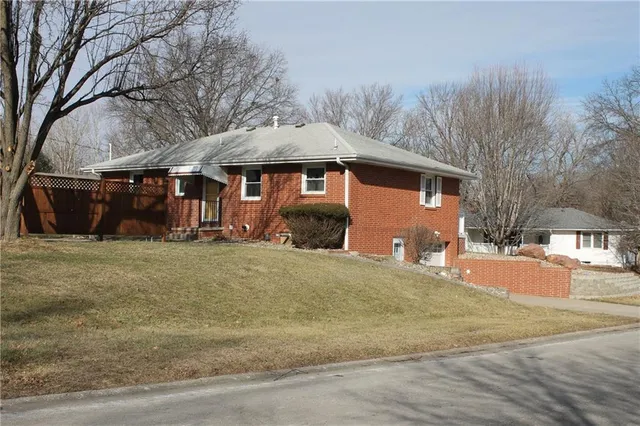 $289,000 | 34 Caribou Circle, St. Joseph, MO 64506