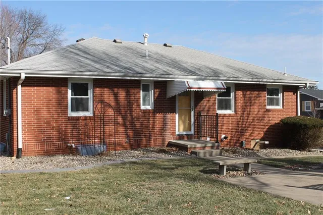 $289,000 | 34 Caribou Circle, St. Joseph, MO 64506