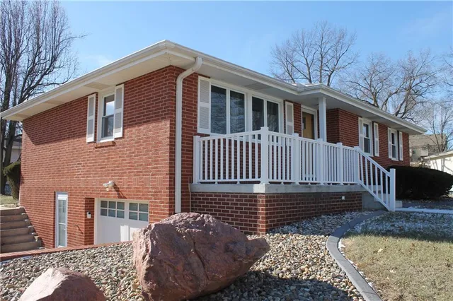 $289,000 | 34 Caribou Circle, St. Joseph, MO 64506