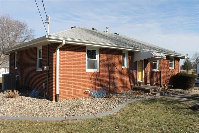 $289,000 | 34 Caribou Circle, St. Joseph, MO 64506