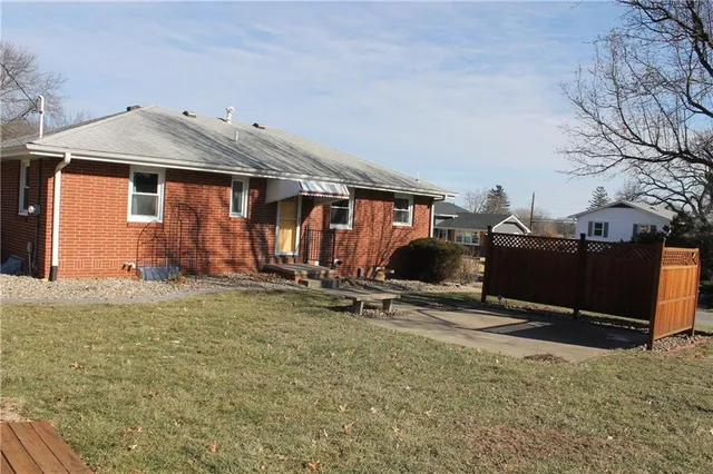 $289,000 | 34 Caribou Circle, St. Joseph, MO 64506