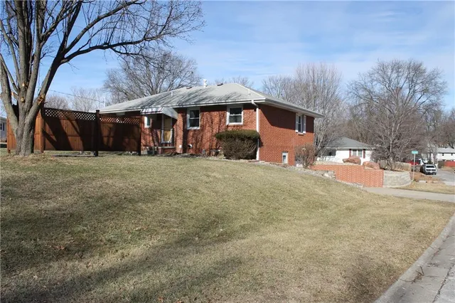 $289,000 | 34 Caribou Circle, St. Joseph, MO 64506