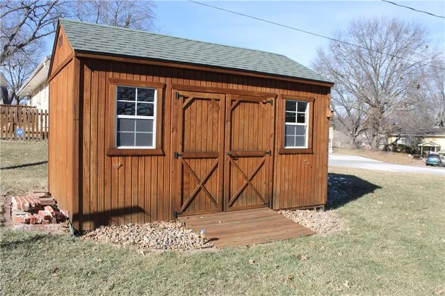 $289,000 | 34 Caribou Circle, St. Joseph, MO 64506