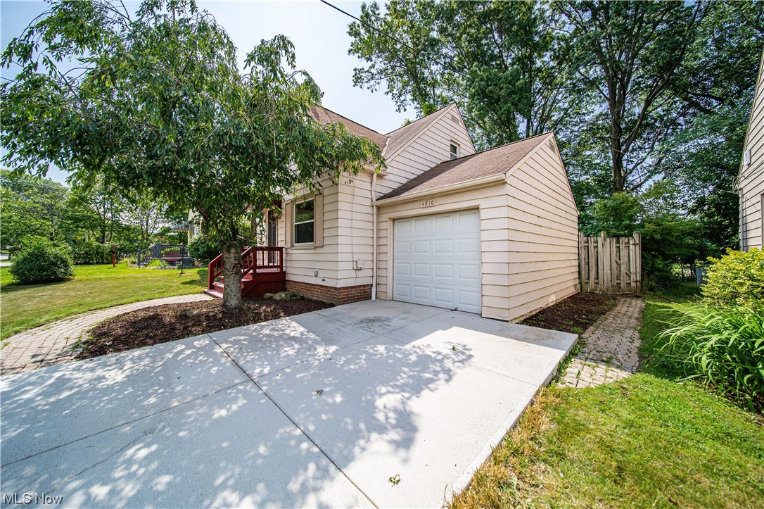 4810 Farnhurst Road Cleveland, OH 44124 - Photo 33 of 34