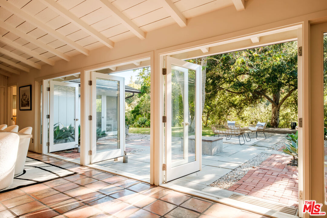 1784 Old Ranch Road Los Angeles, CA 90049 - Photo 13 of 33