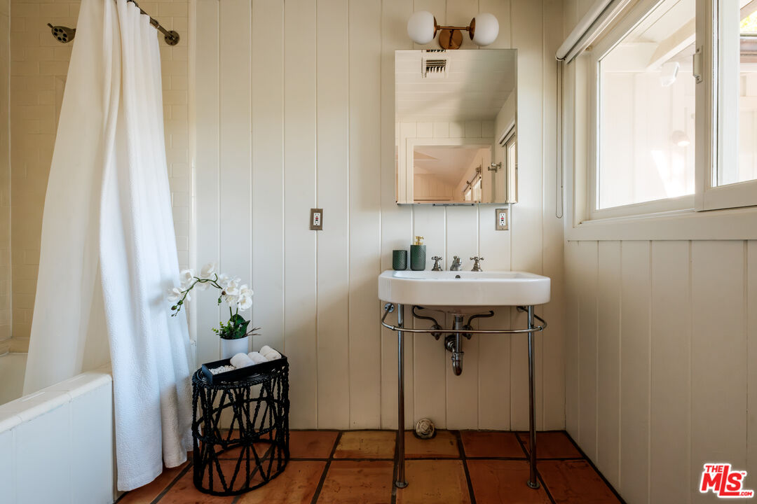 1784 Old Ranch Road Los Angeles, CA 90049 - Photo 23 of 33