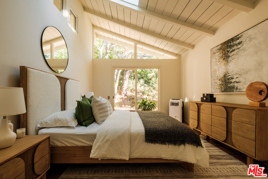 1784 Old Ranch Road Los Angeles, CA 90049 - Photo 24 of 33