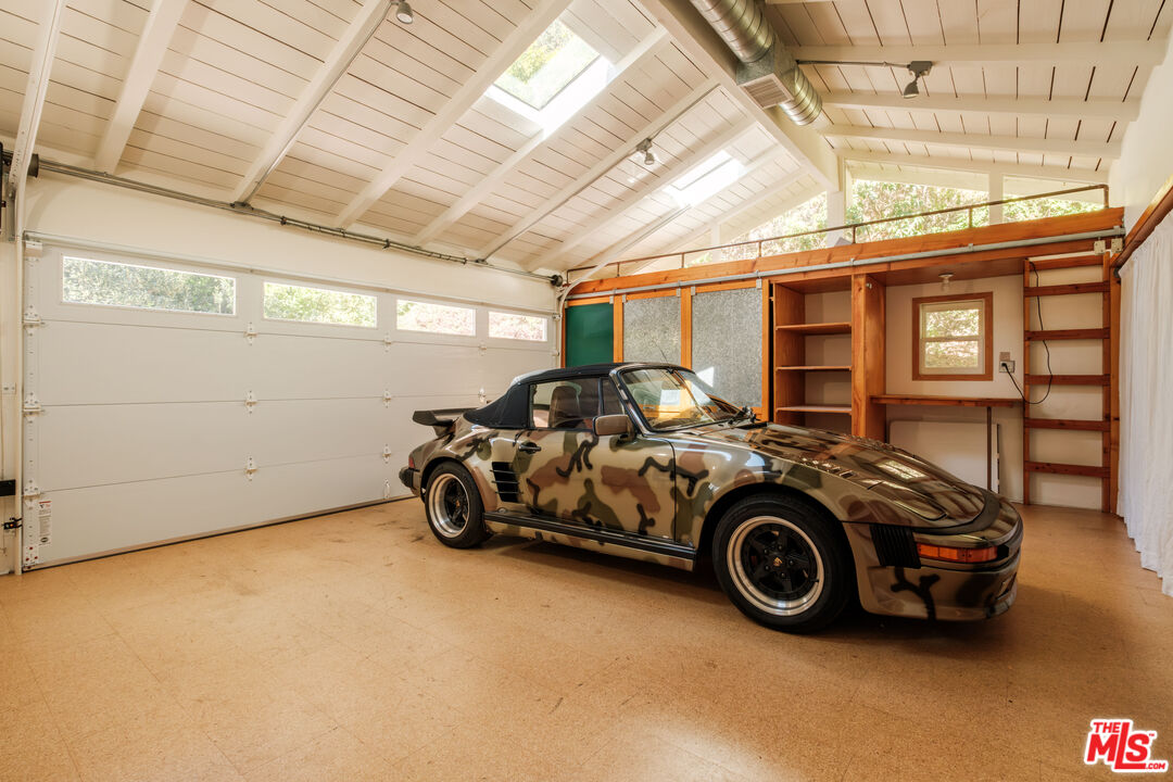 1784 Old Ranch Road Los Angeles, CA 90049 - Photo 26 of 33