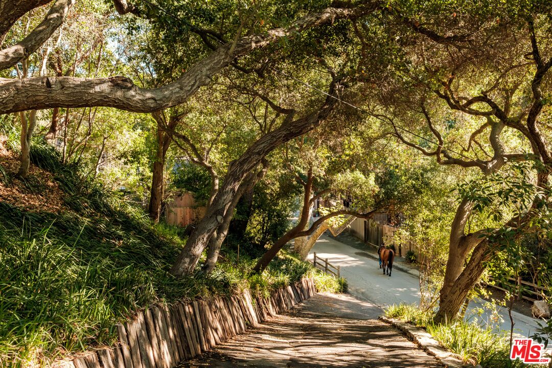 1784 Old Ranch Road Los Angeles, CA 90049 - Photo 30 of 33