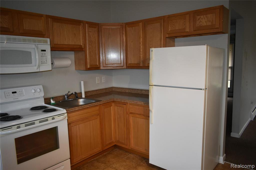 2325 West 14 Mile Road Royal Oak, MI 48073 - Photo 3 of 16